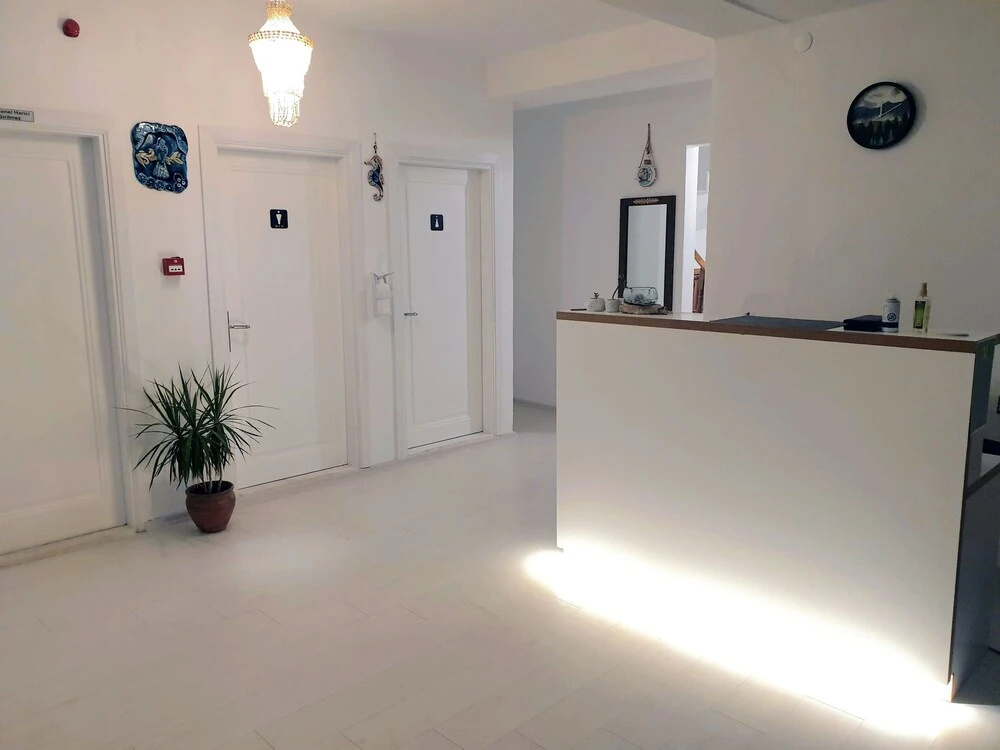 Lobby & Reception