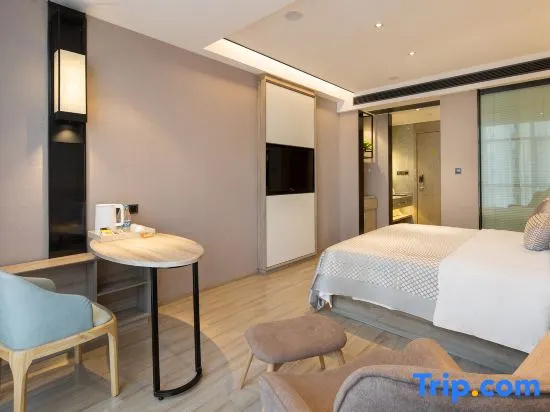 Deluxe Double room (full double bed)
