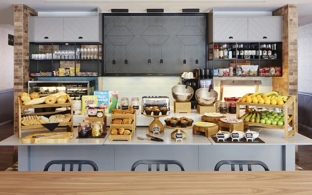 Food & Beverage