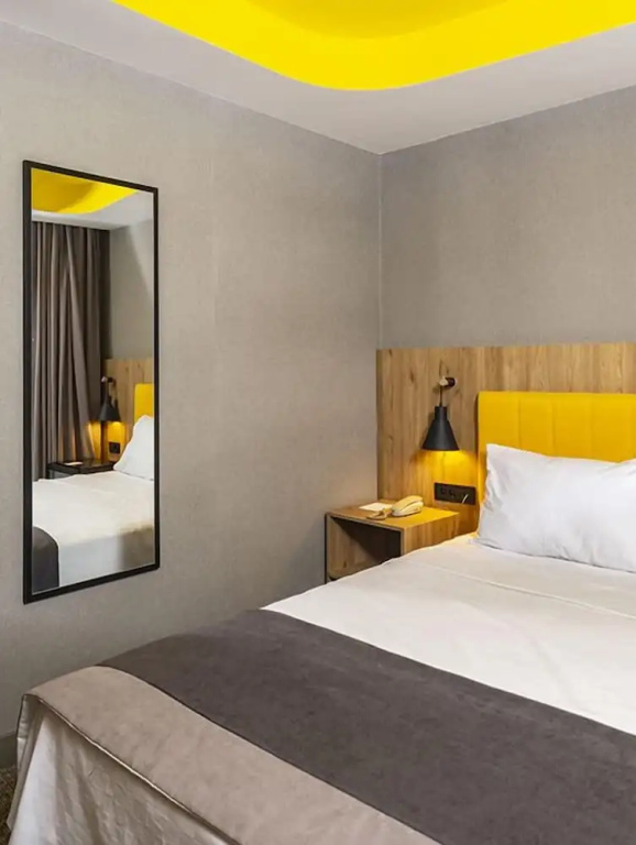 Sun Suit Hotel — 1