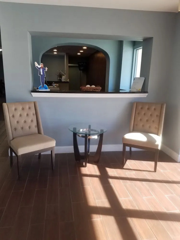Days Inn & Suites Wichita East