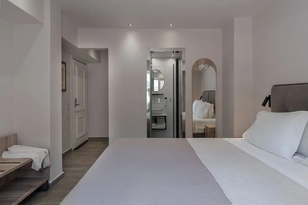 Standard Double room with balcony (full double bed)