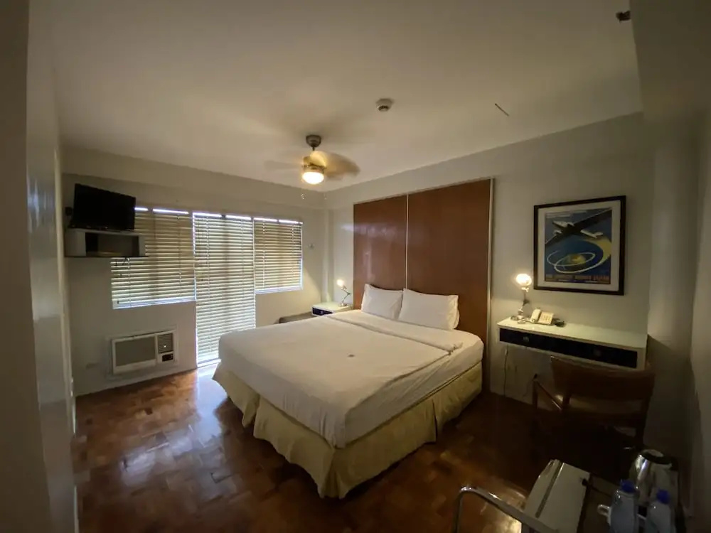Standard Double room with city view (full double bed)