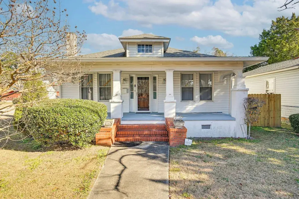 Walk to the Neuse River! New Bern Vacation Rental