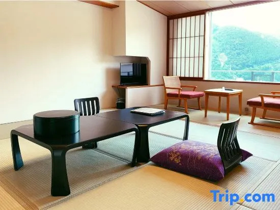 Standard room with mountain view