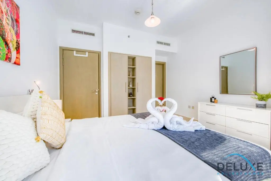 One Bedroom Apartment in The Lofts Central, Downtown by Deluxe Holiday Homes - Chambres