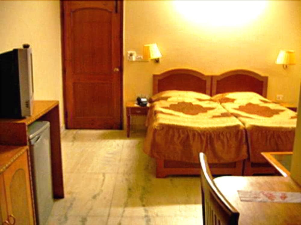 Image 4
