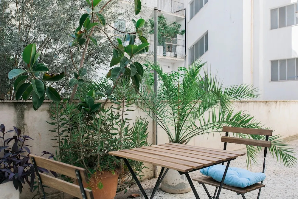 UPSTREET Modern Minimalist 3BD Apt-Hilton