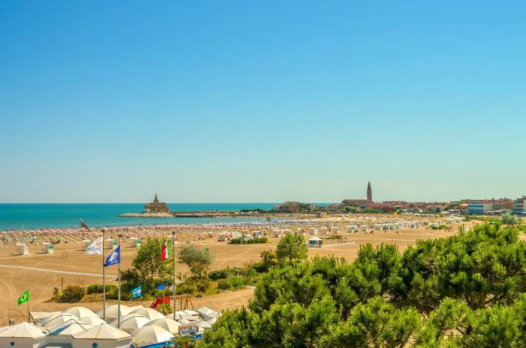 Beach & Waterfront