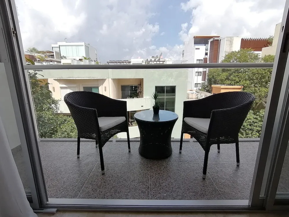 5th Coral Suites by Alex