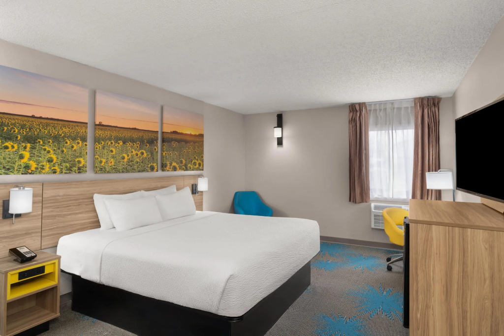 Days Inn by Wyndham Mandan Bismarck Area — 4
