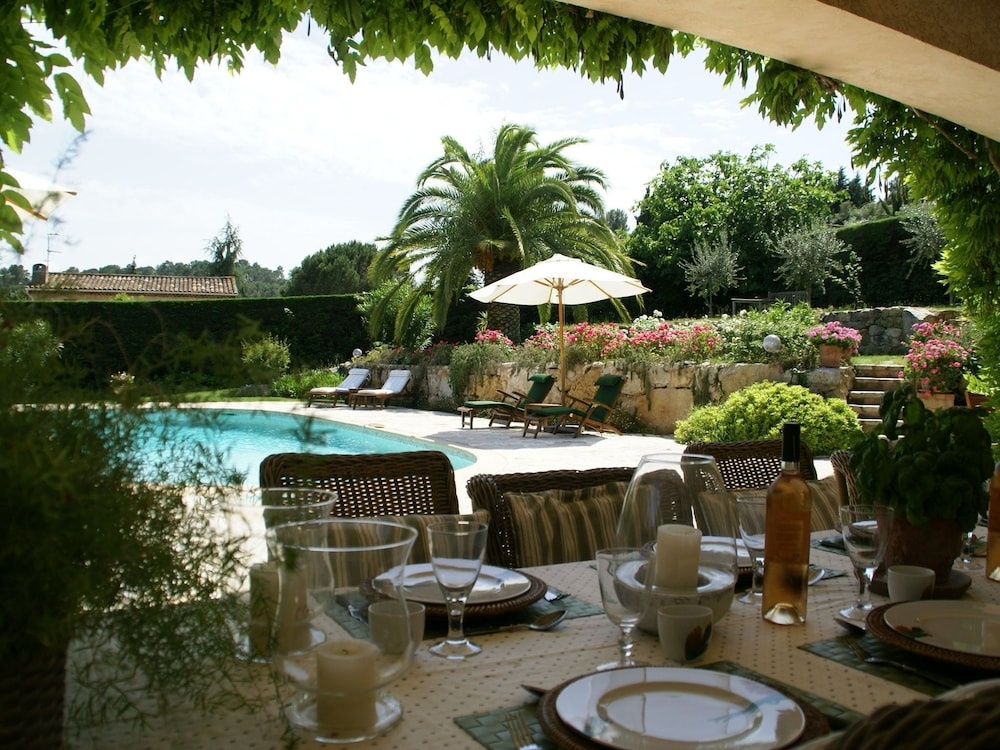 Stunning Villa With Heated Swimming Pool, air Conditioning and Large, Private, Enclosed Garden
