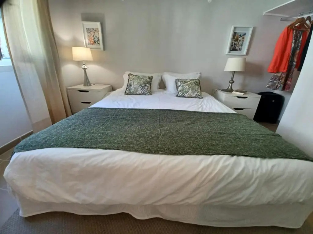 2 Bedrooms Cottage