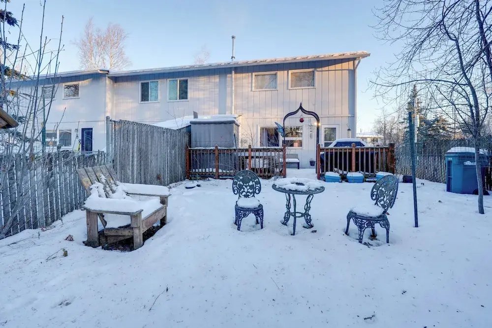 U-med District Townhome w/ Private Yard + Grill