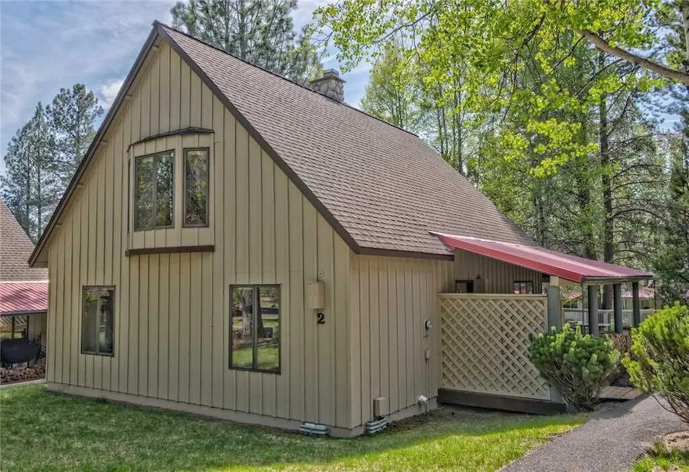2 Circle 4 Cabin