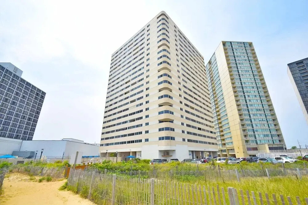 Atlantis 909 2 Bedroom Condo by RedAwning