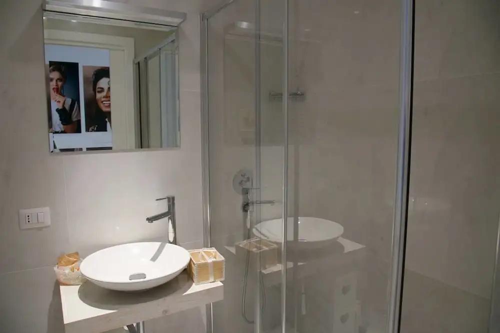 Standard Double room with city view (full double bed)
