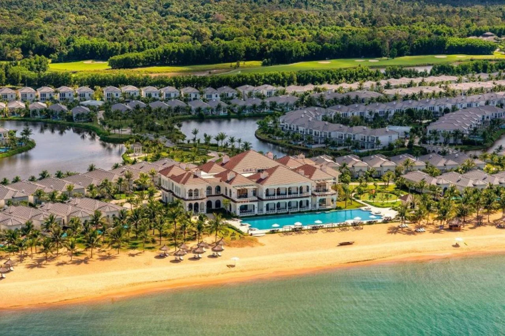 Beach & Waterfront