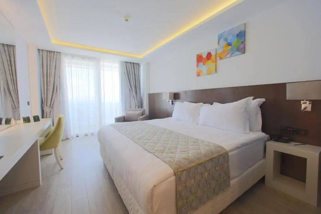 Deluxe Double room with sea view (full double bed)