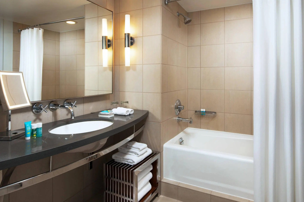 W Seattle Room Type - Standard Double room (full double bed)
