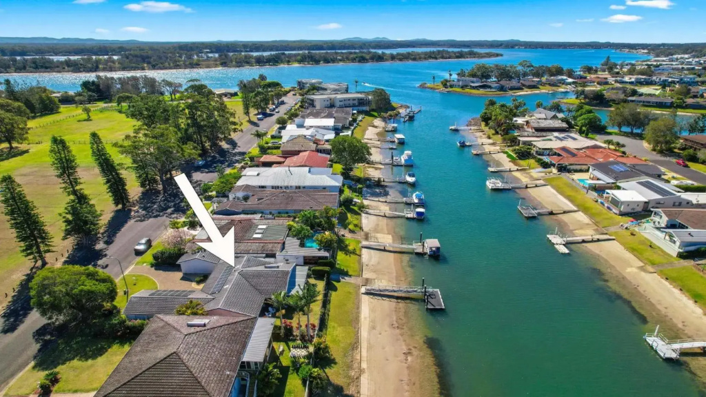 Hibbard Waterfront Escape