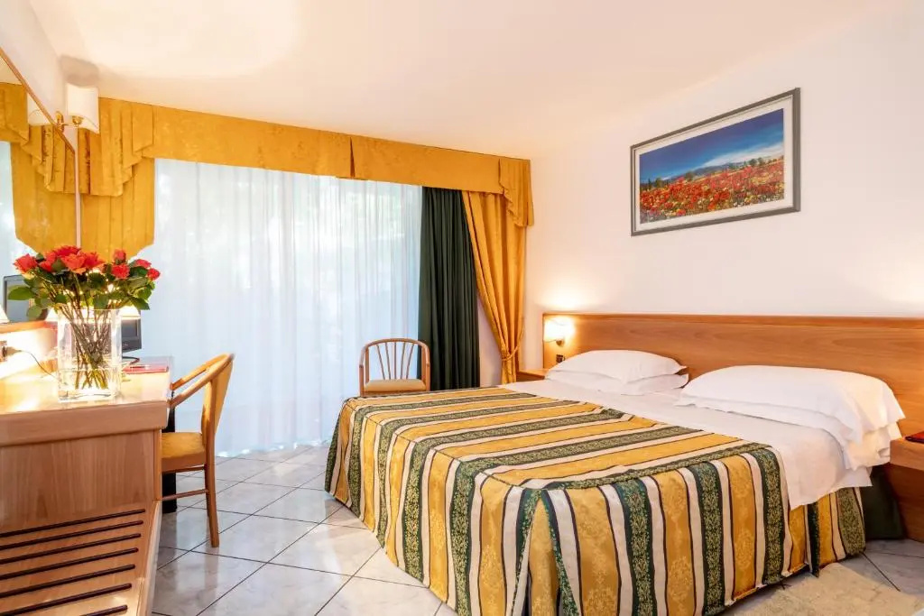 Standard Double Basement room with garden view (full double bed)