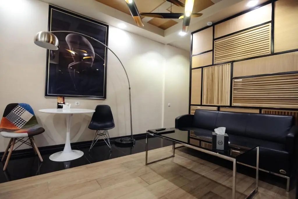 Deluxe Double room (full double bed)