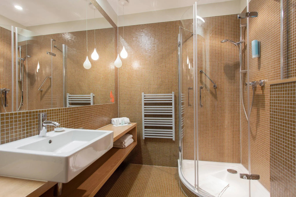 Standard Double room with balcony (full double bed)