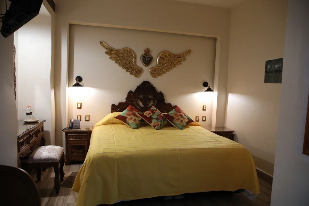 Deluxe Double room (full double bed)