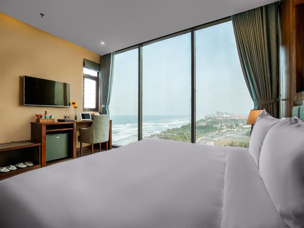 Yarra Ocean Suite Danang
