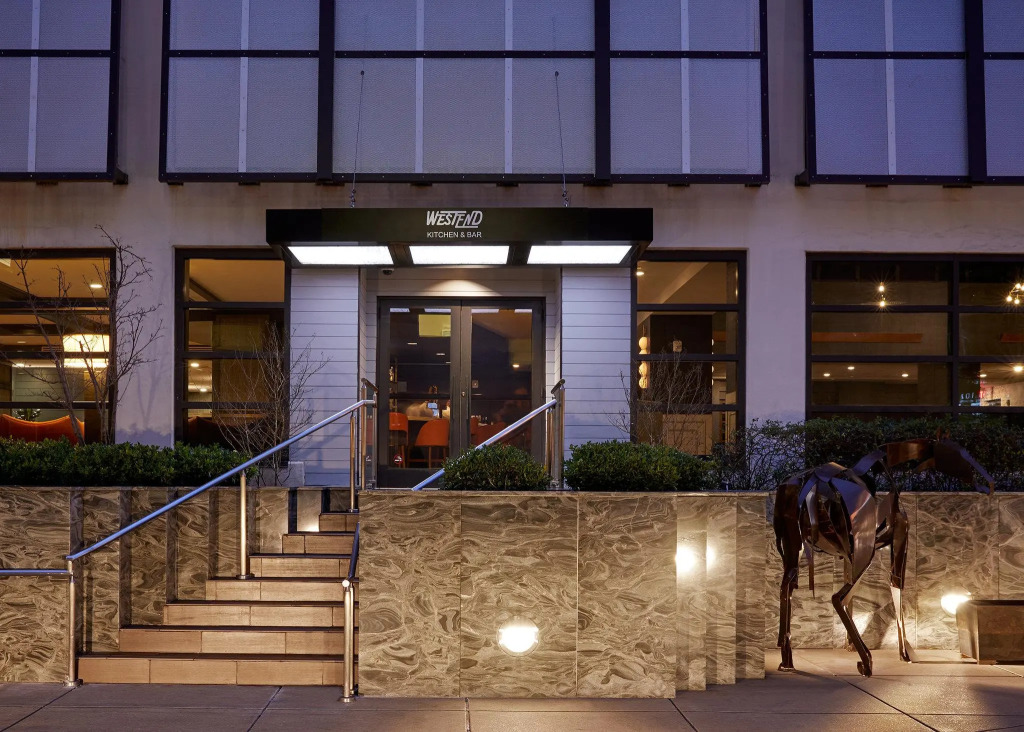 Hutton Hotel — фото