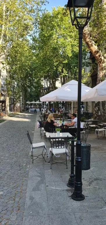 Lupino Apartments