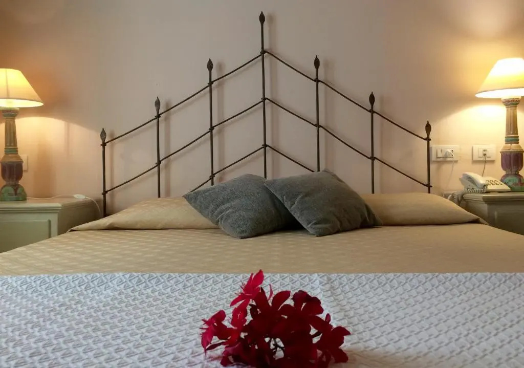 Hotel Monti Di Mola - Chambres