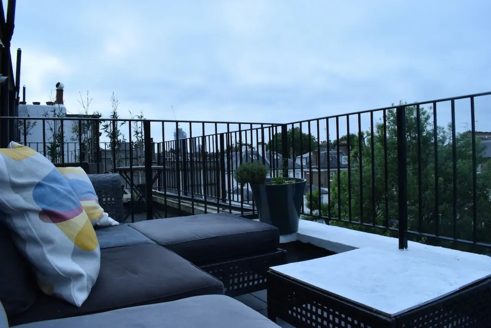 1 Bedroom Chelsea Flat With Balcony