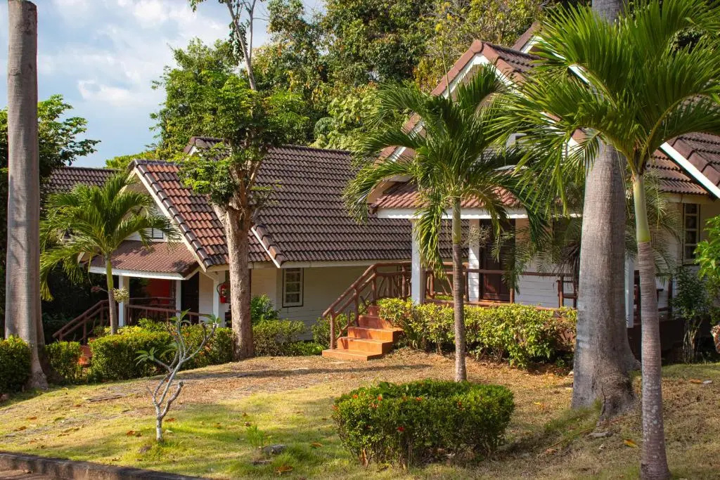 Lanta​ Village​ Resort