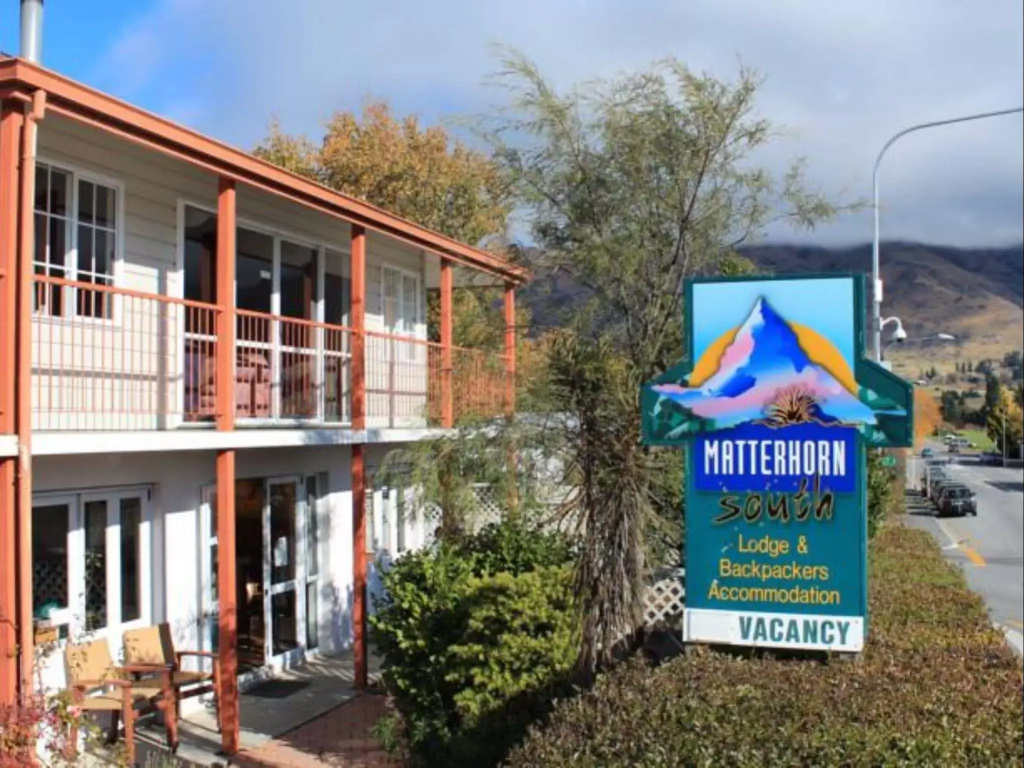 Matterhorn South Lodge Backpackers