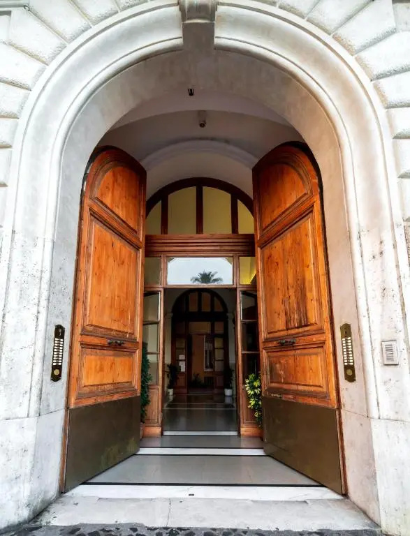 We Love Roma Guest House