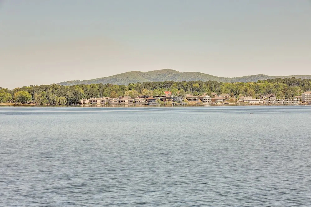 Hot Springs Lakefront Condo w/ Marina Access!