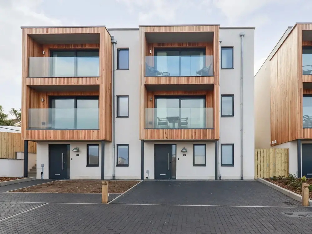 Porth Beach Villa