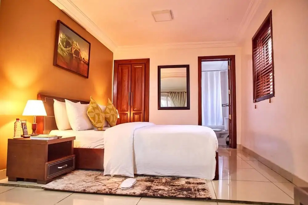 Executive Double Suite with city view (full double bed)