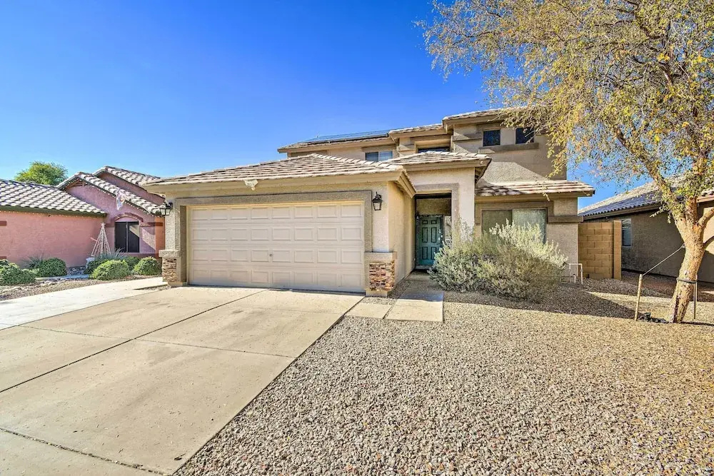 1 Mi to Surprise Stadium! Desert Poolside Oasis