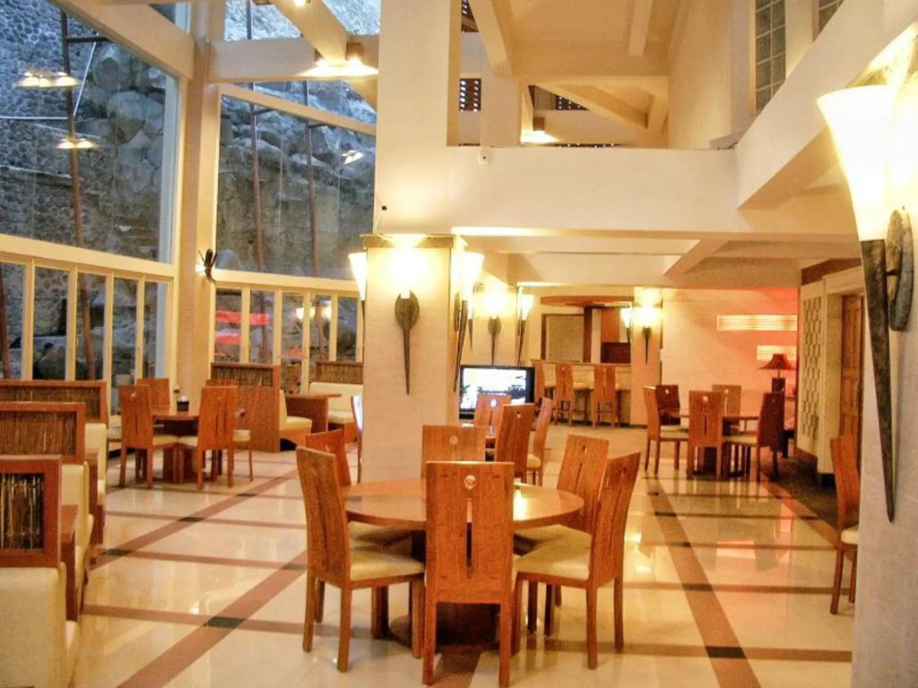 Food & Beverage