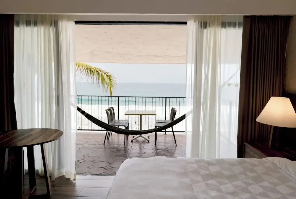 Standard Double room oceanfront (full double bed)