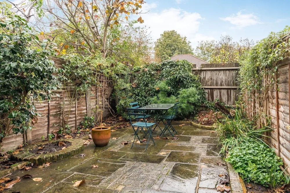 Charming 2BD Garden House - Hammersmith