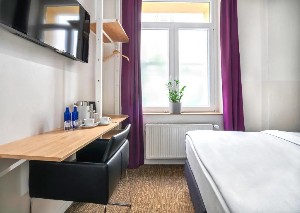 Economy room