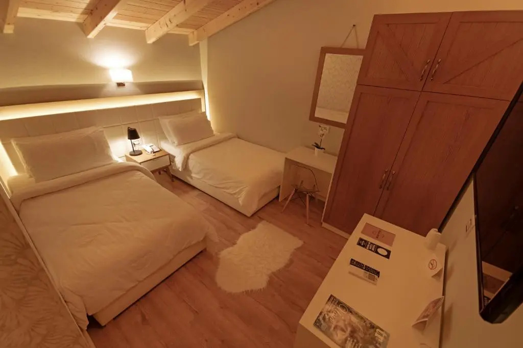 Deluxe Double room with balcony (full double bed)