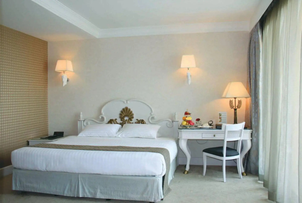 Palace Of The Golden Horses Hotel