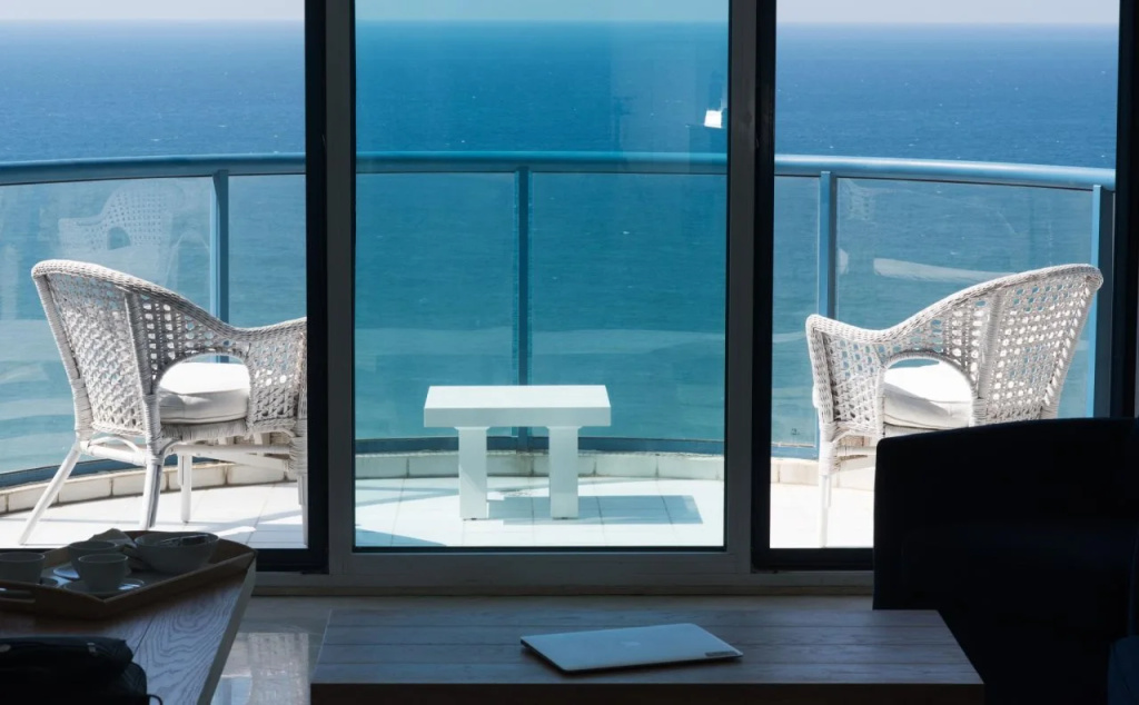 Balcony & Terrace