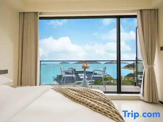 Standard Double room with balcony and seafront (full double bed)