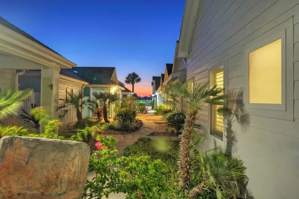 Pool, Playground, Patio Living, Family-friendly Clamshell Cottage by Avantstay